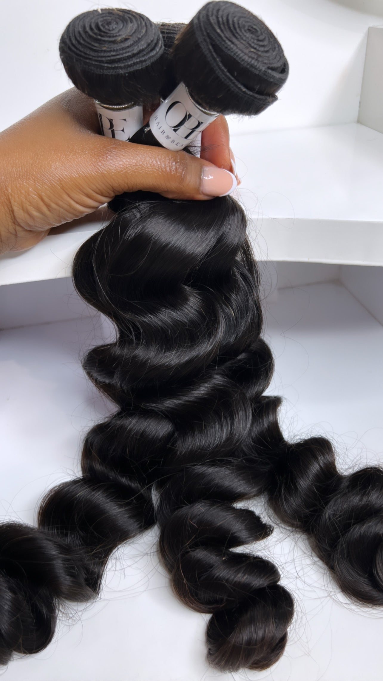 Virgin loose wave bundle